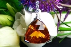 Pendentif Citrines et diamants, or blanc 18K