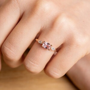 Bague saphir rose de 1,18ct et diamants