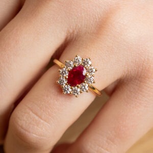 Bague rubis entourage diamants