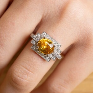 Bague saphir jaune de 2,60ct et diamants