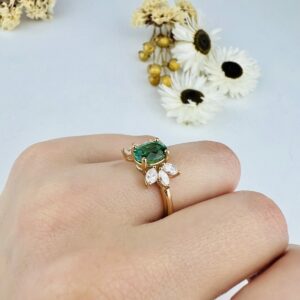Bague tourmaline verte et diamants navettes