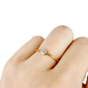 Bague diamant navette et or rose