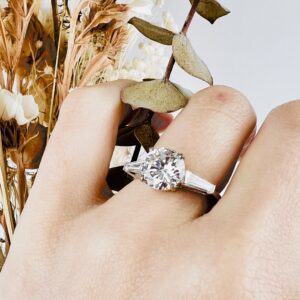 Bague diamant 1,98ct et diamants tapers