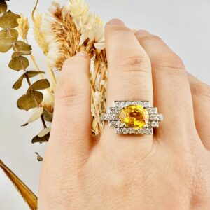 Bague saphir jaune de 2,60ct et diamants