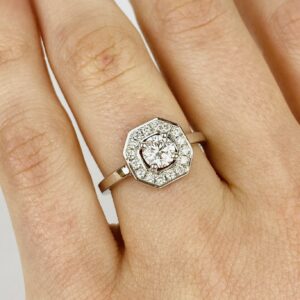 Bague diamant de 0.50ct entourage diamants